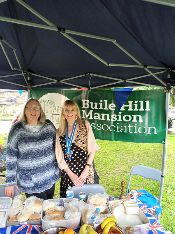 Helping on the refreshment Stall at Buille Hills Platinum Jubilee Party